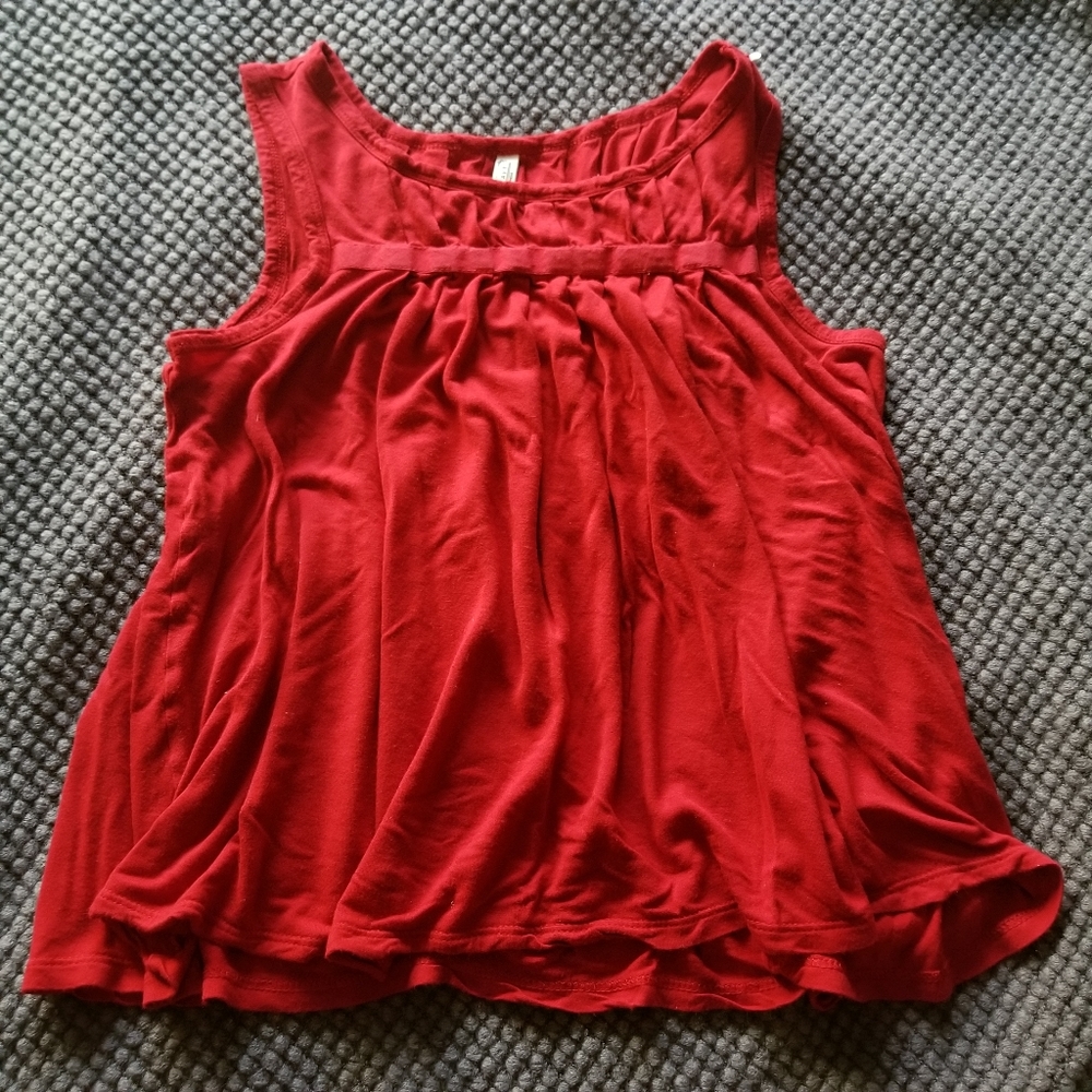 🛍Cute Small Red Flowy Old Navy Tank Top